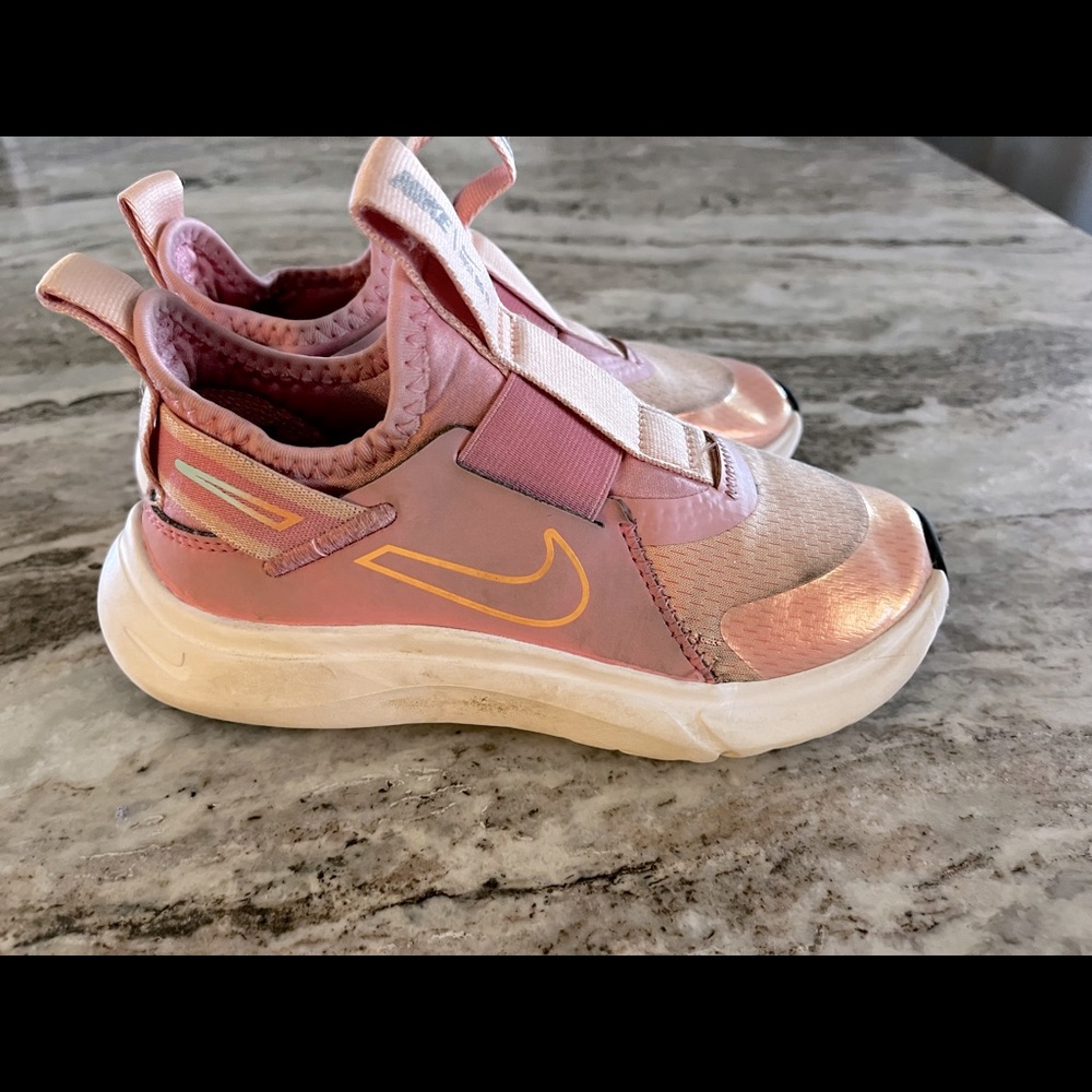 Girls Nikes